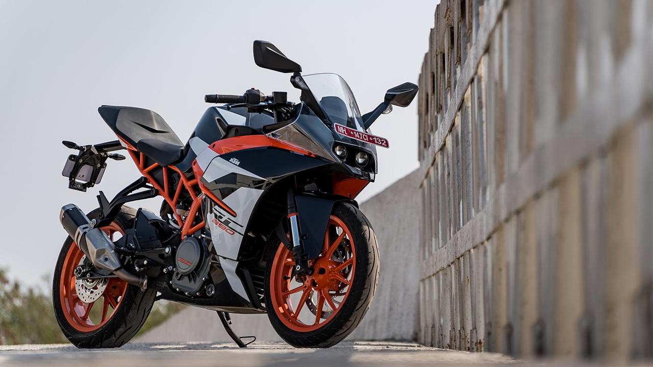 2017 KTM RC390 Review: Old vs new - BikeWale