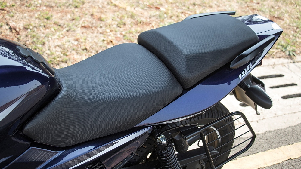 pulsar 180 seat cover