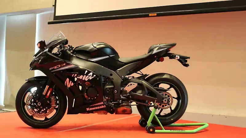 Kawasaki-Ninja-ZX10RR-Side- Kawasaki-Ninja-ZX10RR-Side-