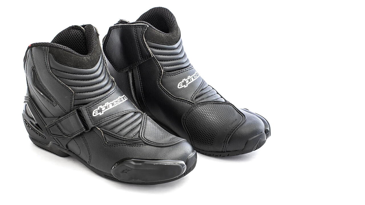 Product Review Alpinestars SMX 1R Boots Introduction BikeWale