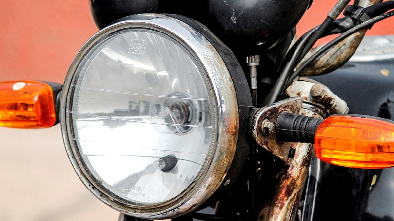 Pulsar 150 old model best sale headlight price