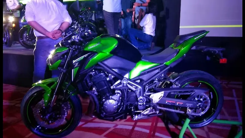 Kawasaki Z900 base variant launched at Rs 7.68 lakh - BikeWale