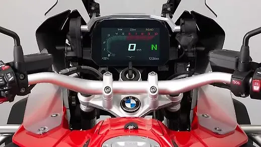 BMW R1200GS and R1200GS Adventure to get Connectivity option with a TFT display BMW R1200GS and R1200GS Adventure to get Connectivity option with a TFT display