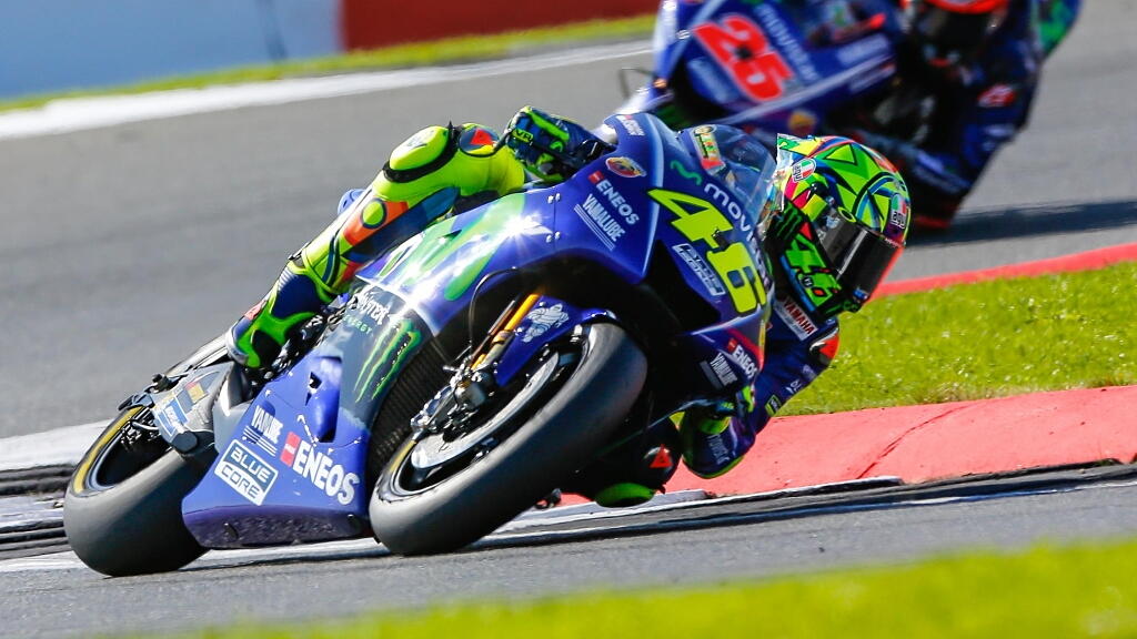 MotoGP: Rossi breaks leg, undergoes surgery - BikeWale