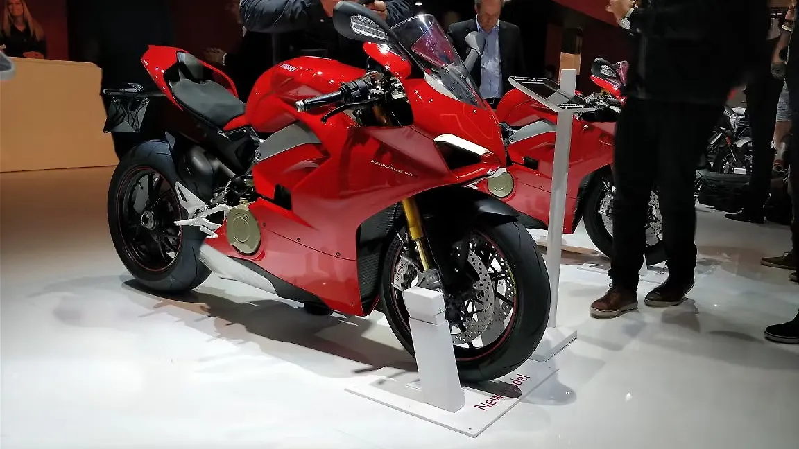 EICMA 2017: Ducati Panigale V4 Photo Gallery - BikeWale
