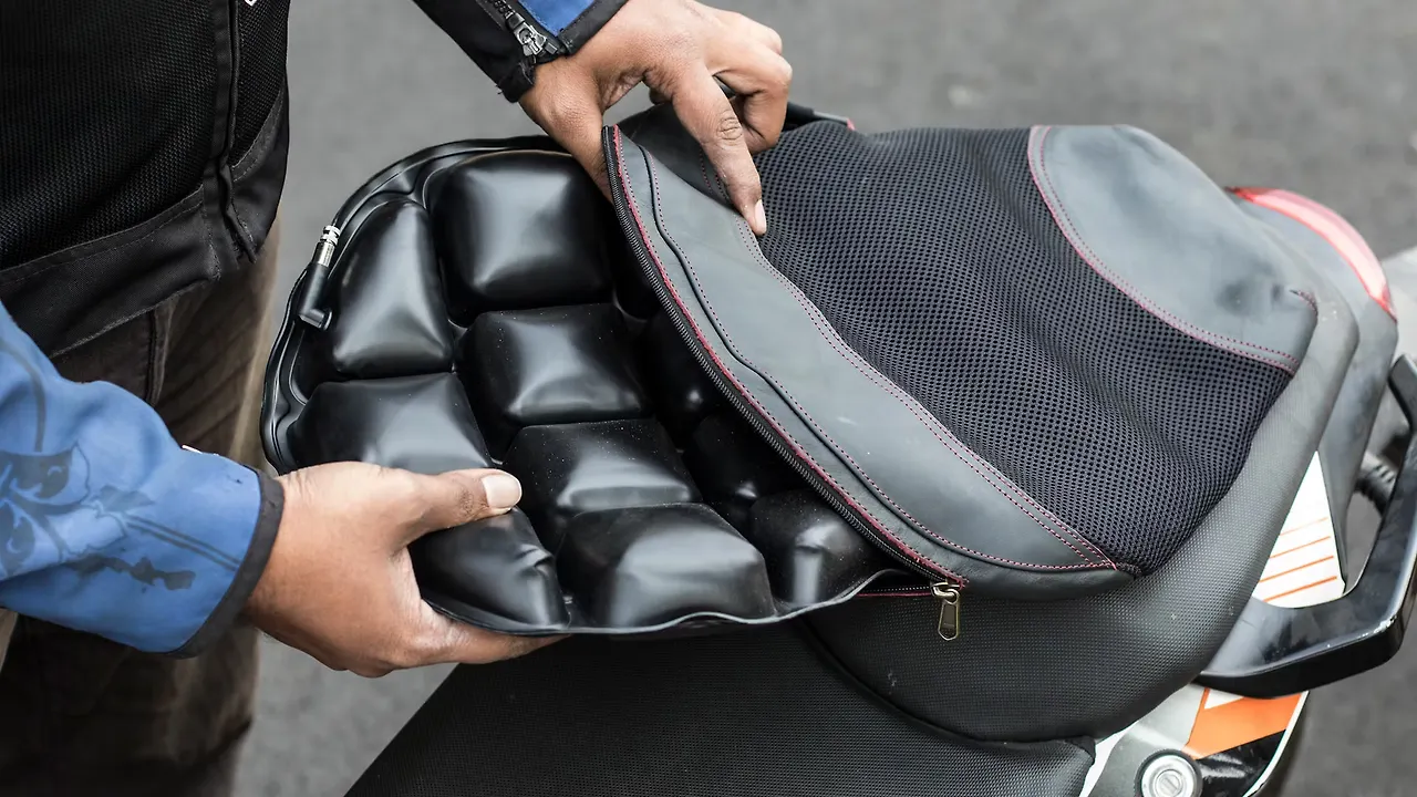 a Arlen Ness, Hot legs dual disc deep cut, black | Aftermarket