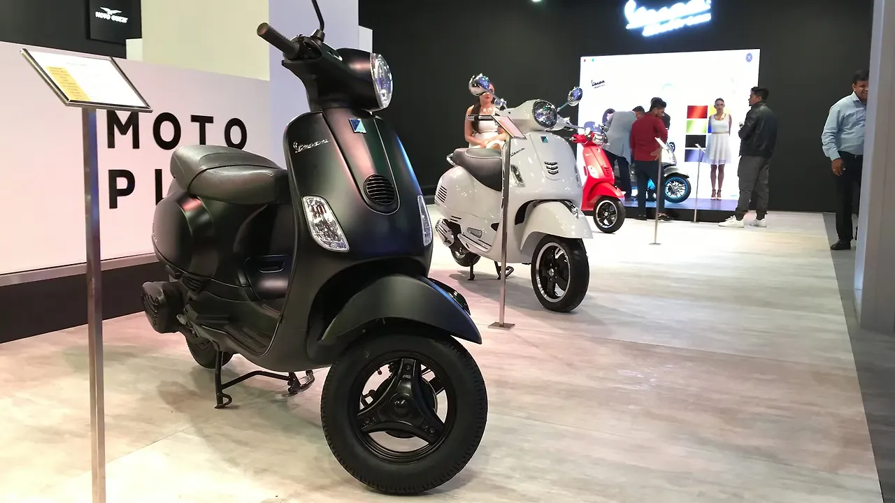Vespa Notte debuts at Auto Expo 2018 - BikeWale