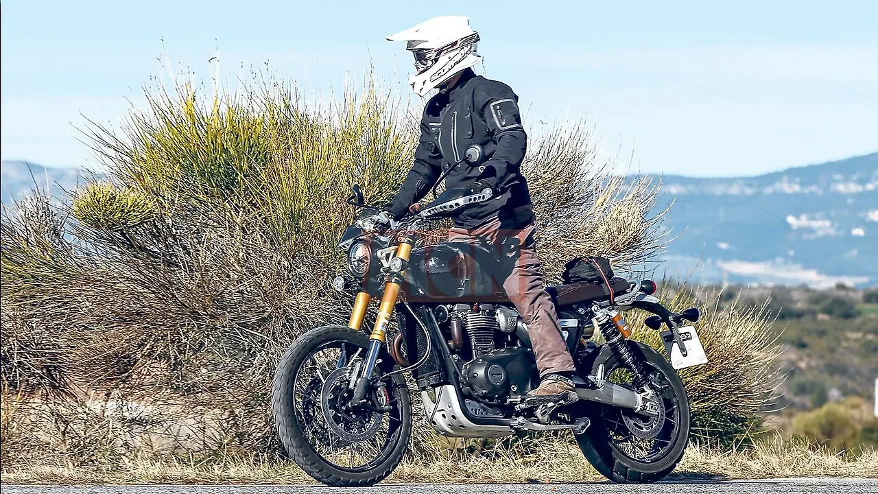 Triumph 1200 Scrambler spied testing Triumph 1200 Scrambler spied testing