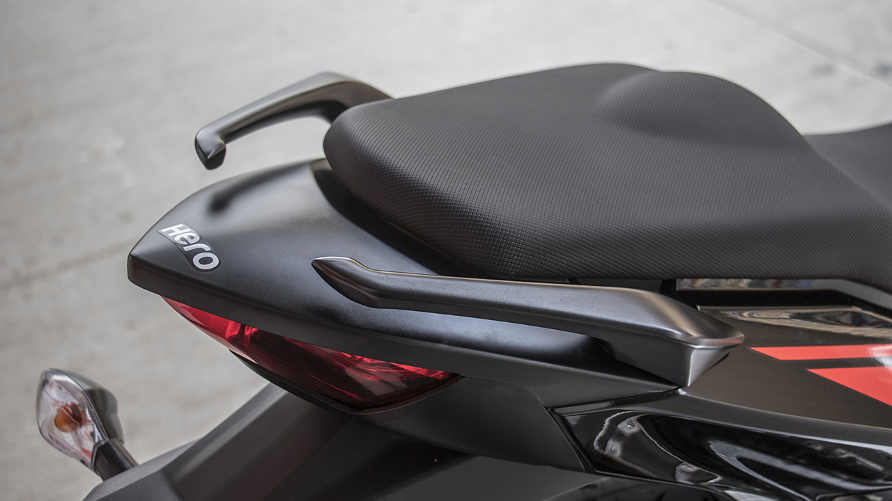 Hero xtreme 200r seat 2024 cover