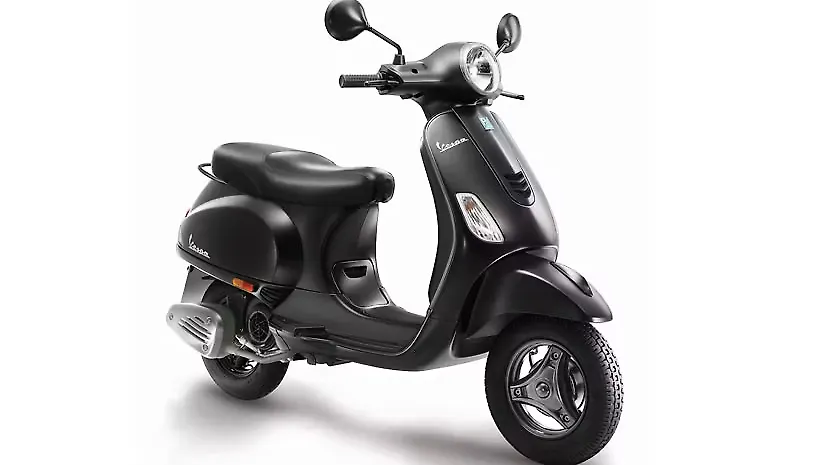 Vespa Notte vs Suzuki Access 125 SE: Competition Check Vespa Notte vs Suzuki Access 125 SE: Competition Check