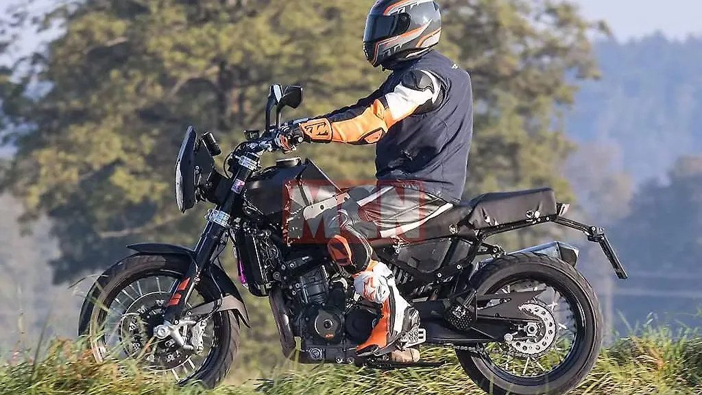 ktm 790 adventure r vs husqvarna 701