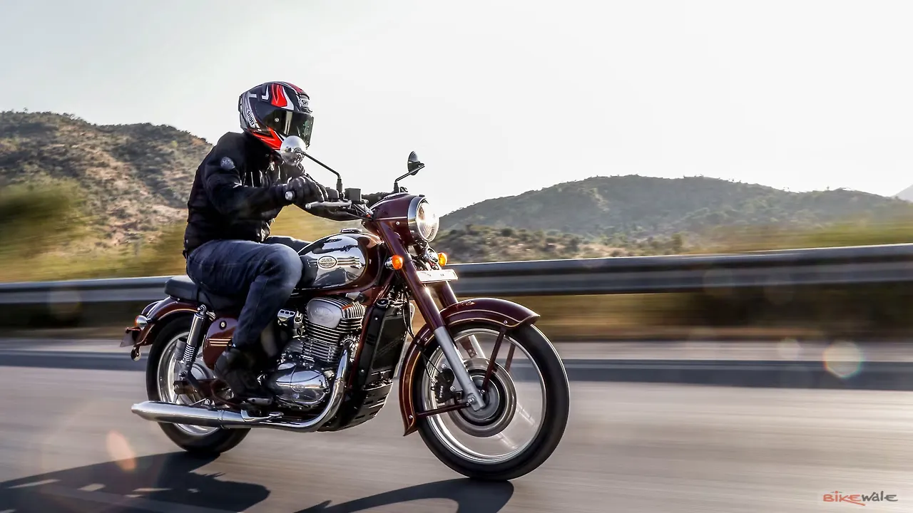 2019 Jawa Standard Review Photo Gallery 2019 Jawa Standard Review Photo Gallery