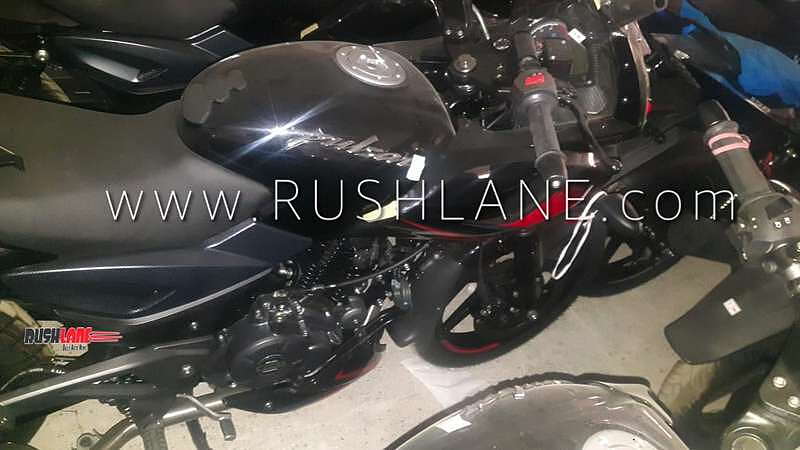 pulsar 220 fuel tank price