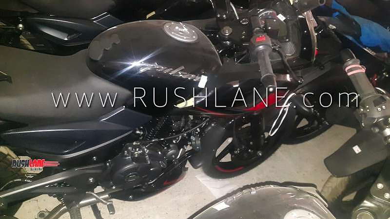 2019 Bajaj Pulsar 220f Abs Spotted At Dealership To Be Launched