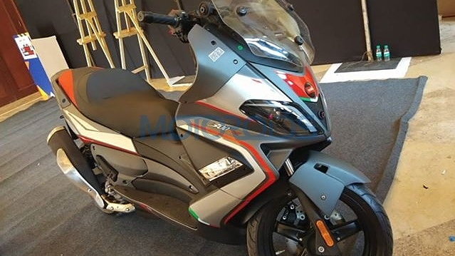 Aprilia sr on sale max 300