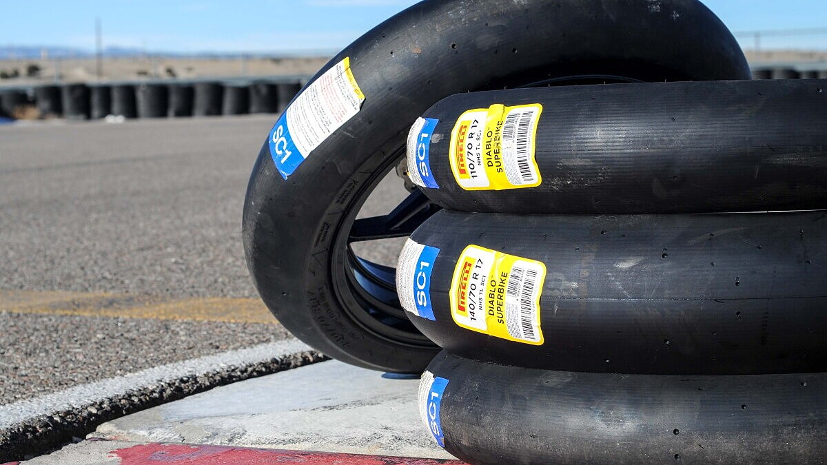 Slick bike clearance tire