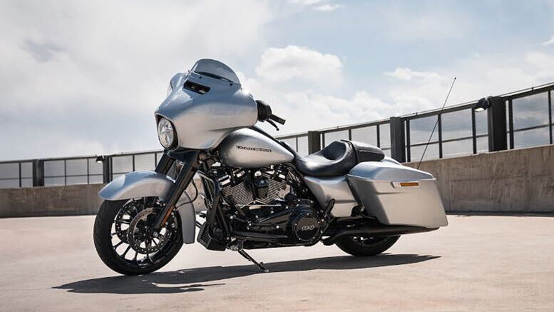 Pre owned harley discount davidson street glide