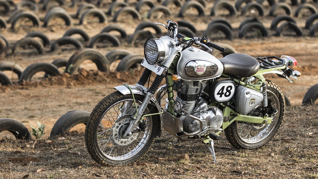 https://imgd.aeplcdn.com/1280x720/bw/ec/39183/Royal-Enfield-Bullet-Trials-500-Action-153246.jpg?wm=0