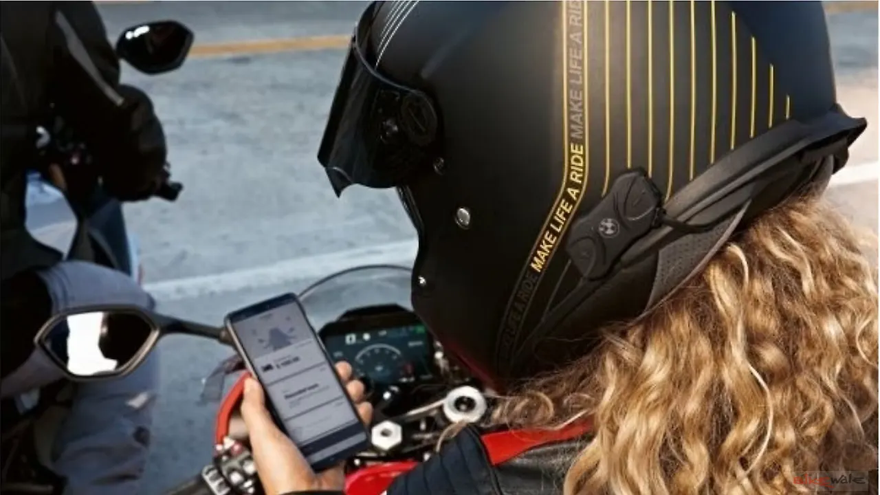 BMW Motorrad introduces new Bluetooth communication system BMW Motorrad introduces new Bluetooth communication system