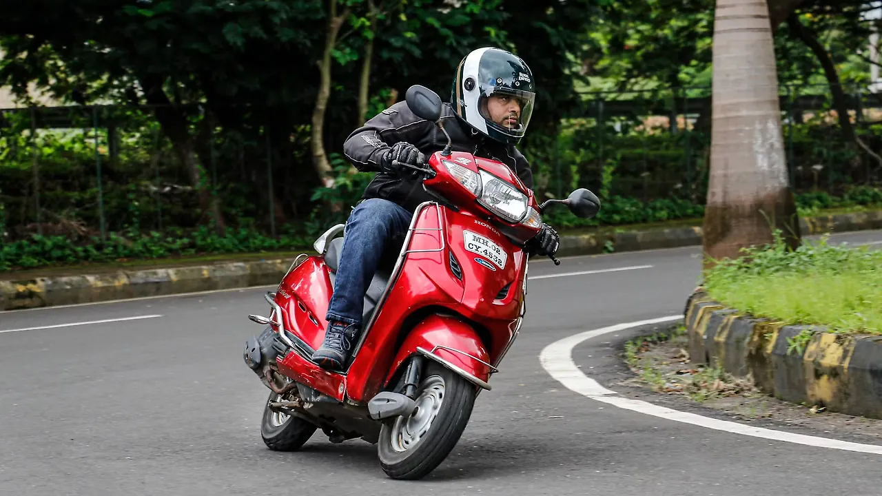 Honda-Activa-20002015-Action-