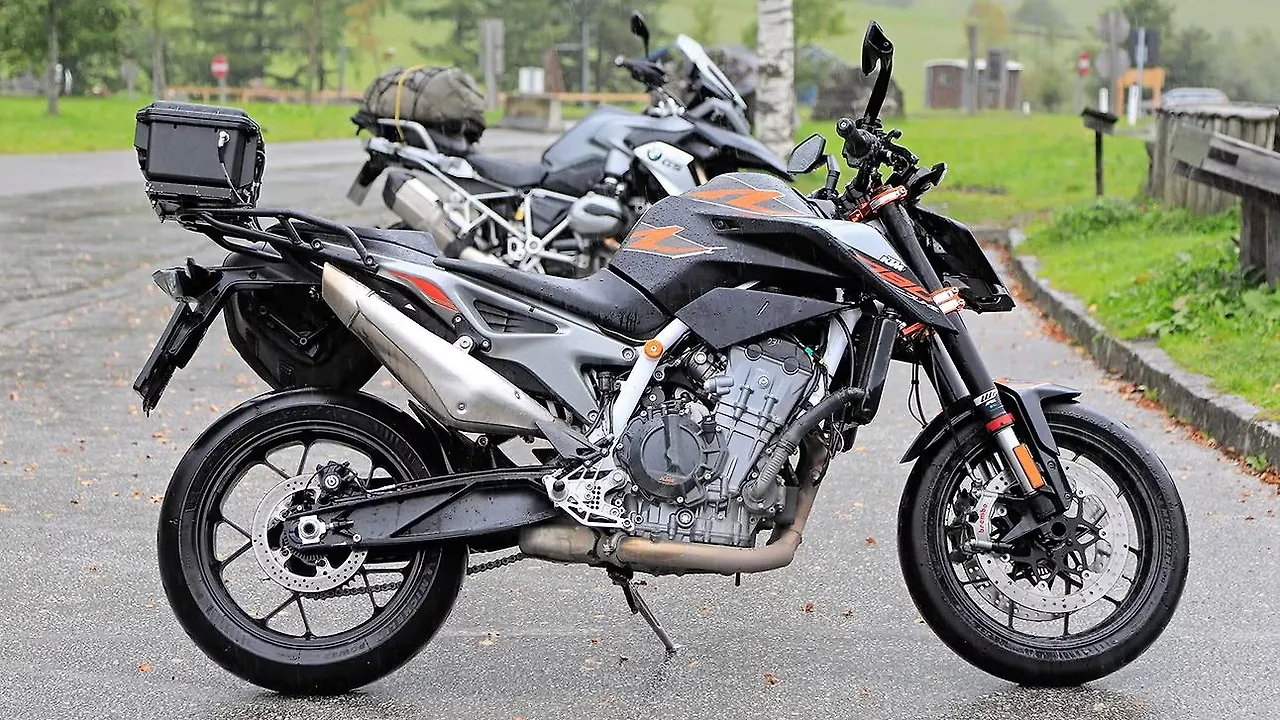 New KTM 790 Duke spotted testing; likely to get bigger engine with more power New KTM 790 Duke spotted testing; likely to get bigger engine with more power