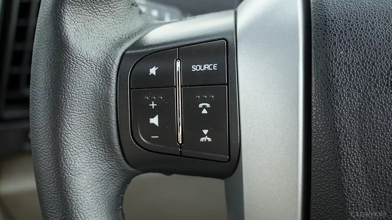 Mahindra XUV500 [20152018] Photo, Steering Mounted Audio Controls