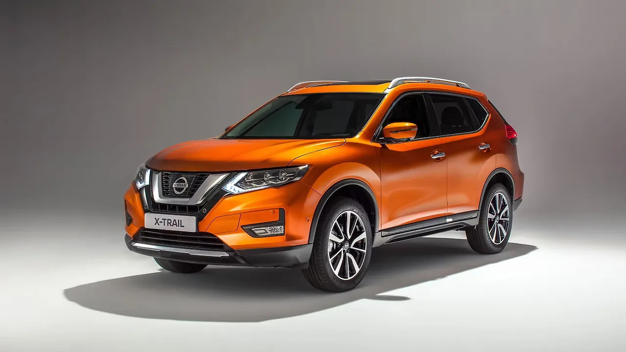 2017 Nissan X-Trail gets semi-autonomous tech - CarWale