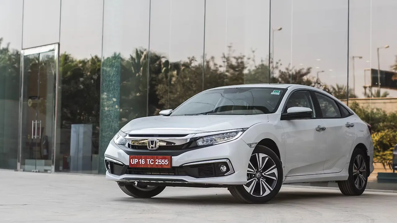 Ｎｏ．５ Honda-Civic-Exterior-150657.