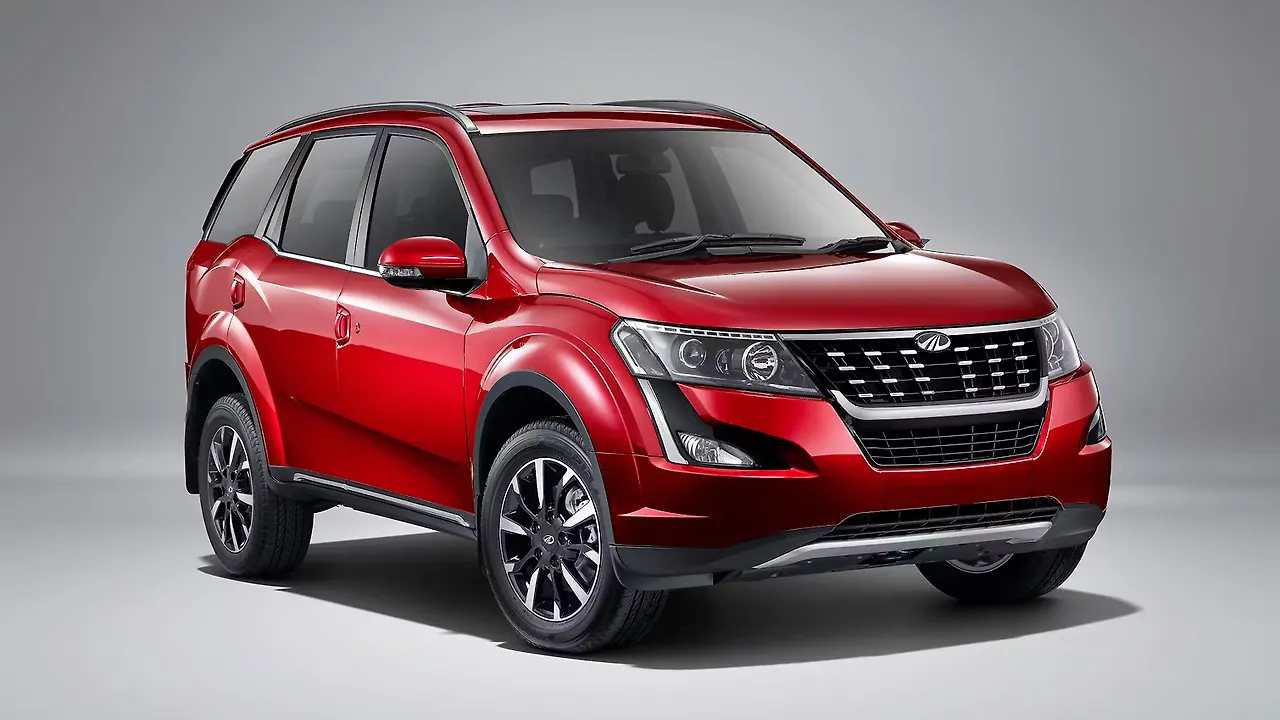 Mahindra XUV500 W3 variant introduced at Rs 12.22 lakhs - CarWale