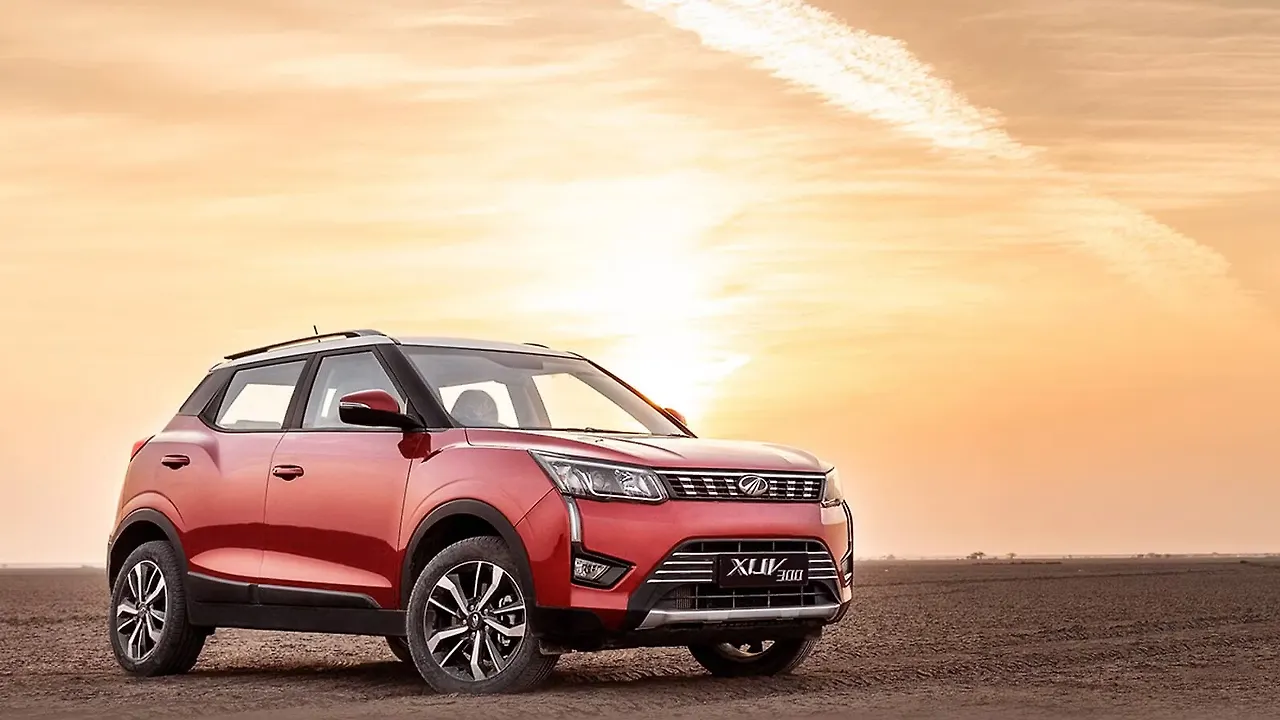 Mahindra XUV300 AMT W6 trim launched in India at Rs 9.99 lakhs - CarWale