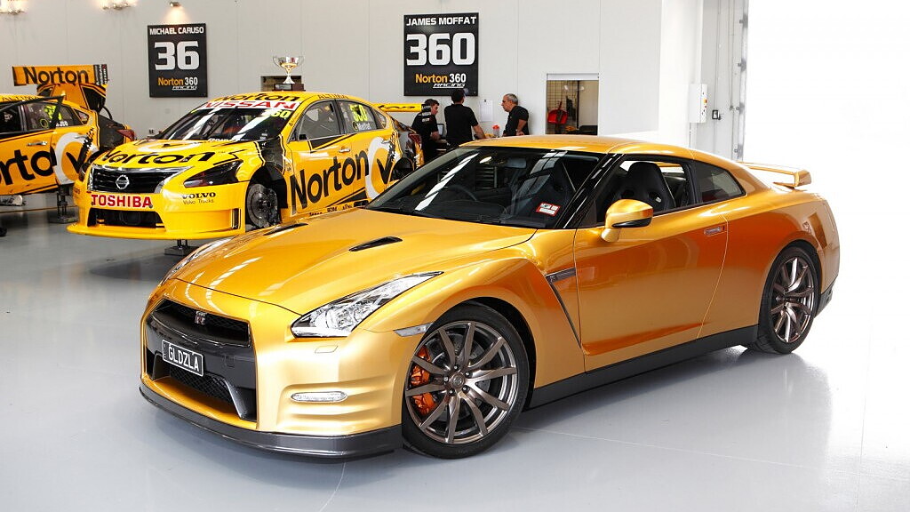 Nissan GTR Price - Images, Colors & Reviews - CarWale