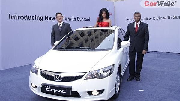 Honda Civic Now With A Sunroof Carwale