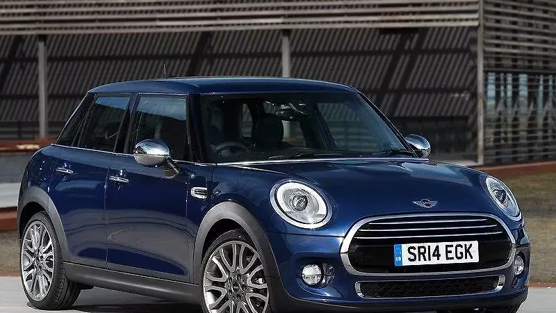 Mini-New-Hatchback-Front-view-