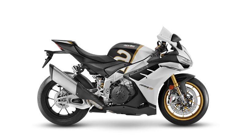 Aprilia RSV4 1100 Factory Price - Mileage, Images, Colours | BikeWale