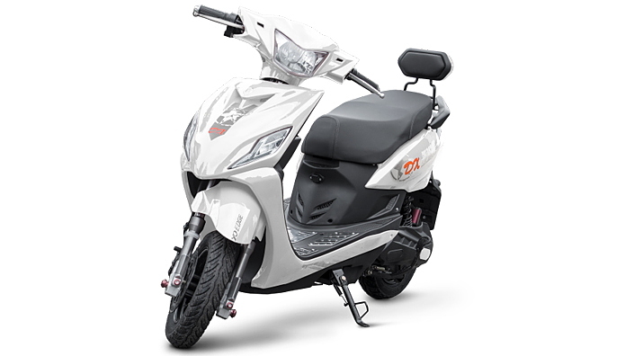 Yo edge sales scooty price