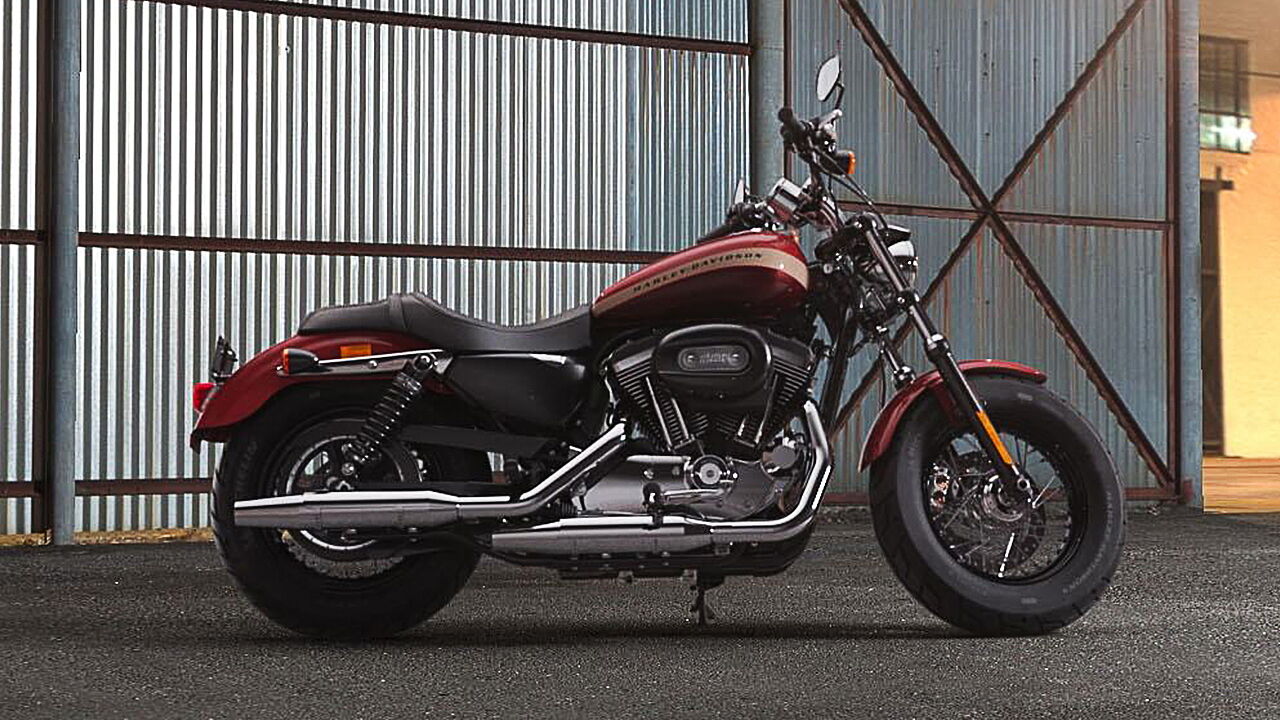 Harley-Davidson 1200 Custom [2018-2019] Wicked Red / Twisted Cherry ...