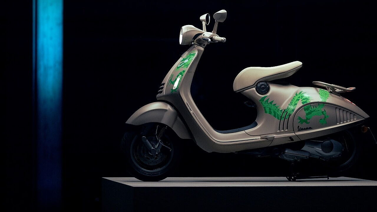 Vespa 946 Dragon Price - Mileage, Images, Colours | BikeWale