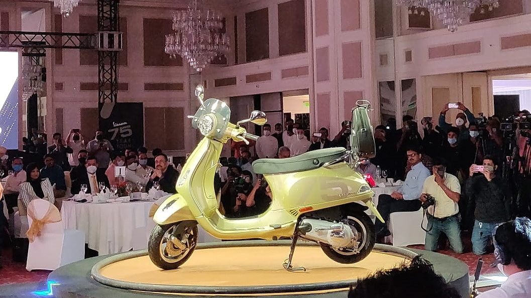 Piaggio launches new special edition Vespa X Justin Bieber scooter -  BikeWale