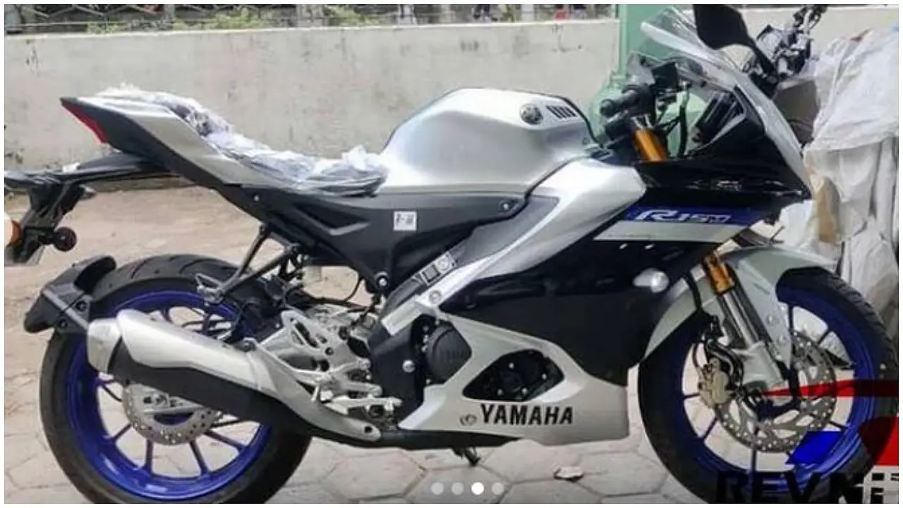 BREAKING! Yamaha YZF R15M images leaked; to be launched soon BREAKING! Yamaha YZF R15M images leaked; to be launched soon