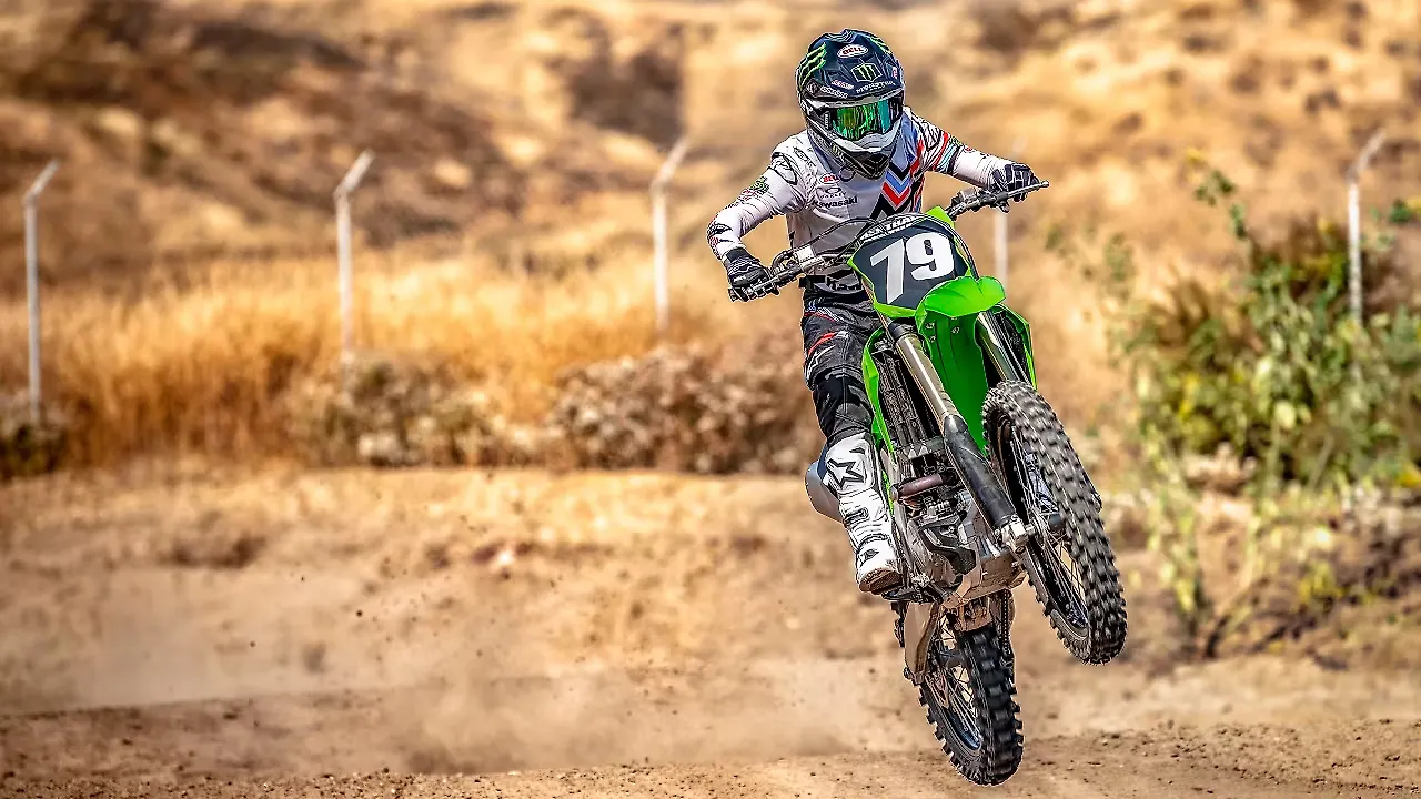 2022 Kawasaki KX250 and KX450 will be launched in India from Rs 7.99 lakh 2022 Kawasaki KX250 and KX450 will be launched in India from Rs 7.99 lakh