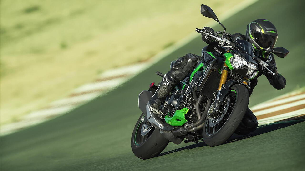 Kawasaki Z900 SE variant with higher-spec hardware revealed - BikeWale