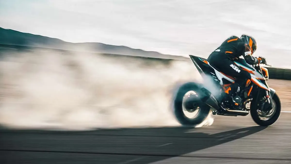 KTM likely to unveil top-spec 1290 Super Duke R EVO soon! KTM likely to unveil top-spec 1290 Super Duke R EVO soon!
