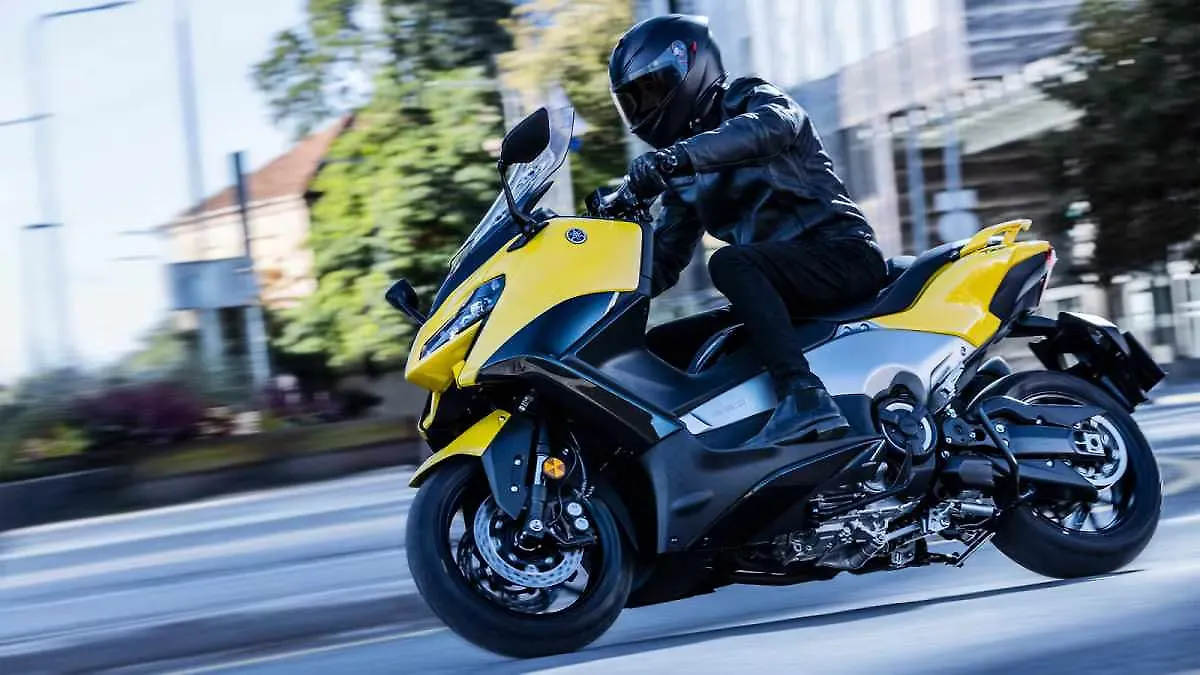 Yamaha’s most expensive scooter TMax gets updated for 2022 Yamaha’s most expensive scooter TMax gets updated for 2022