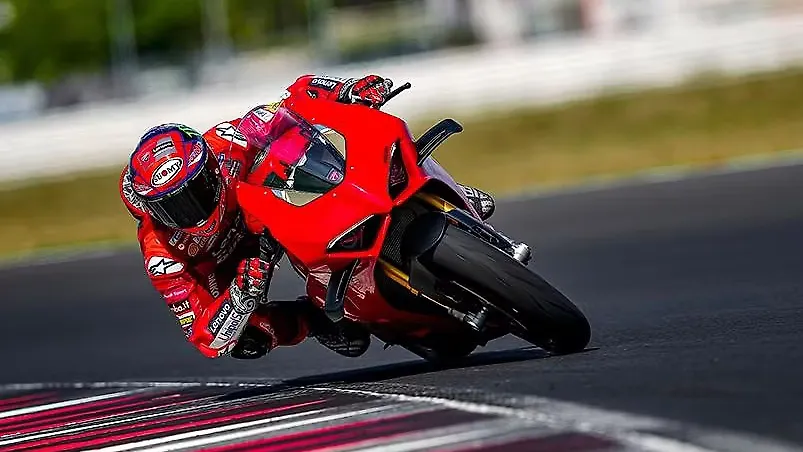 2022 Ducati Panigale V4 breaks cover; makes even more power! 2022 Ducati Panigale V4 breaks cover; makes even more power!