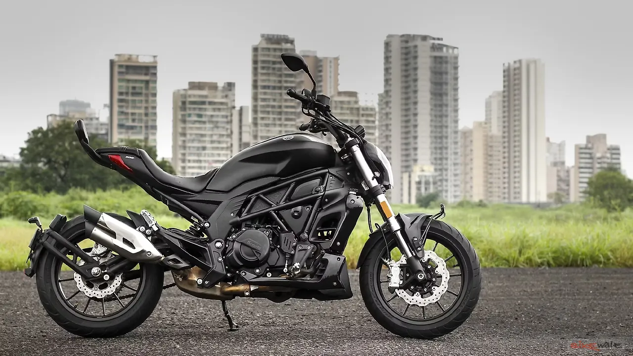 Benelli 502c gets its first price hike and a new color option Benelli 502c gets its first price hike and a new color option