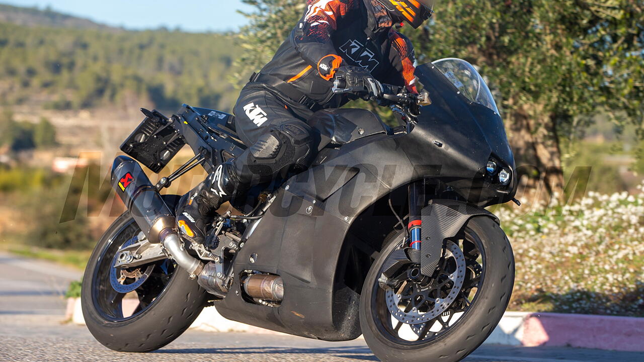 KTM RC 990 sportbike spied testing for the first time