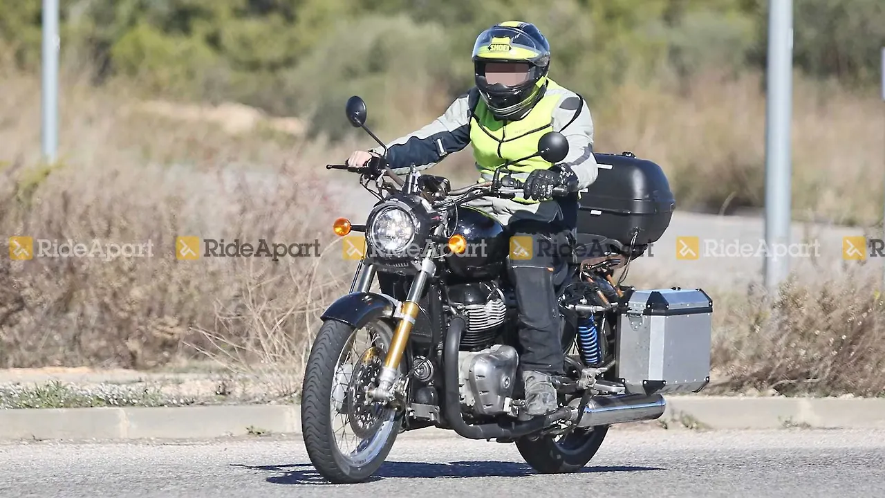 Royal Enfield Classic 650 spotted testing for the first time Royal Enfield Classic 650 spotted testing for the first time