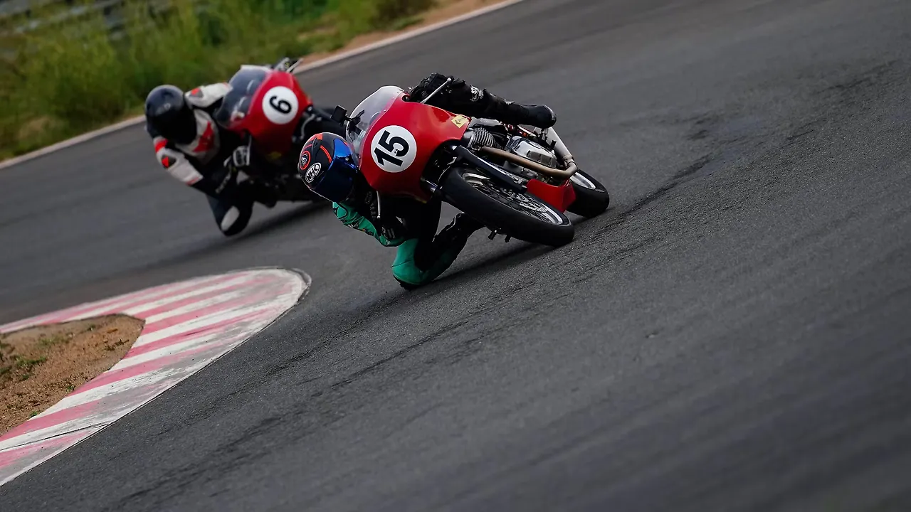 Royal Enfield Continental GT Cup – The World of Retro Racing Royal Enfield Continental GT Cup – The World of Retro Racing