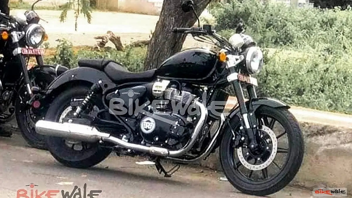 Royal Enfield Super Meteor 650 spied with a host of touring accessories Royal Enfield Super Meteor 650 spied with a host of touring accessories