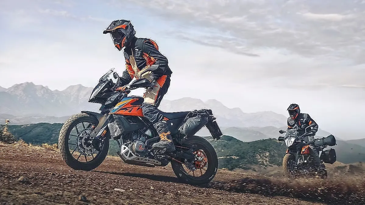 ノン New KTM 390 Adventure: What to expect? - BikeWale